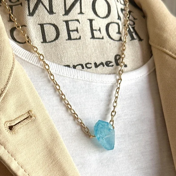Raw blue Aura Quartz 14k gold gem short necklace - Picture 1 of 7